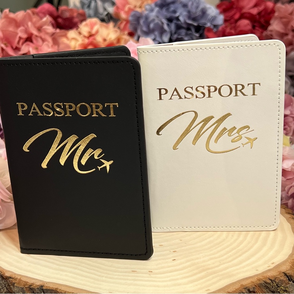 Mr & Mrs Vegan Leather Airplane Passport Cover Holder Case - Picture 2 of 15